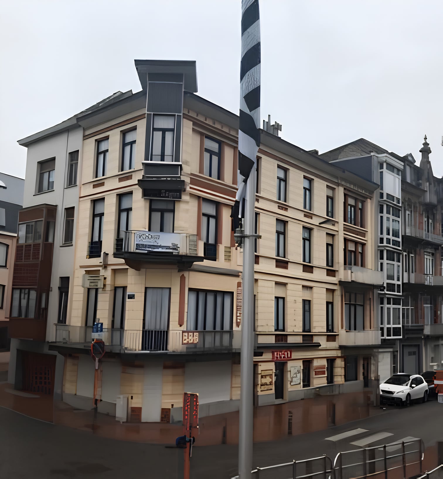 Historisch hoekpand in Blankenberge voor de restauratie